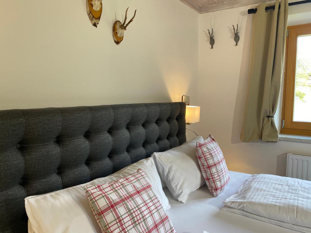 Alm Seasons Premium Chalet & Studios Saalbach-Hinterglemm Habitación foto