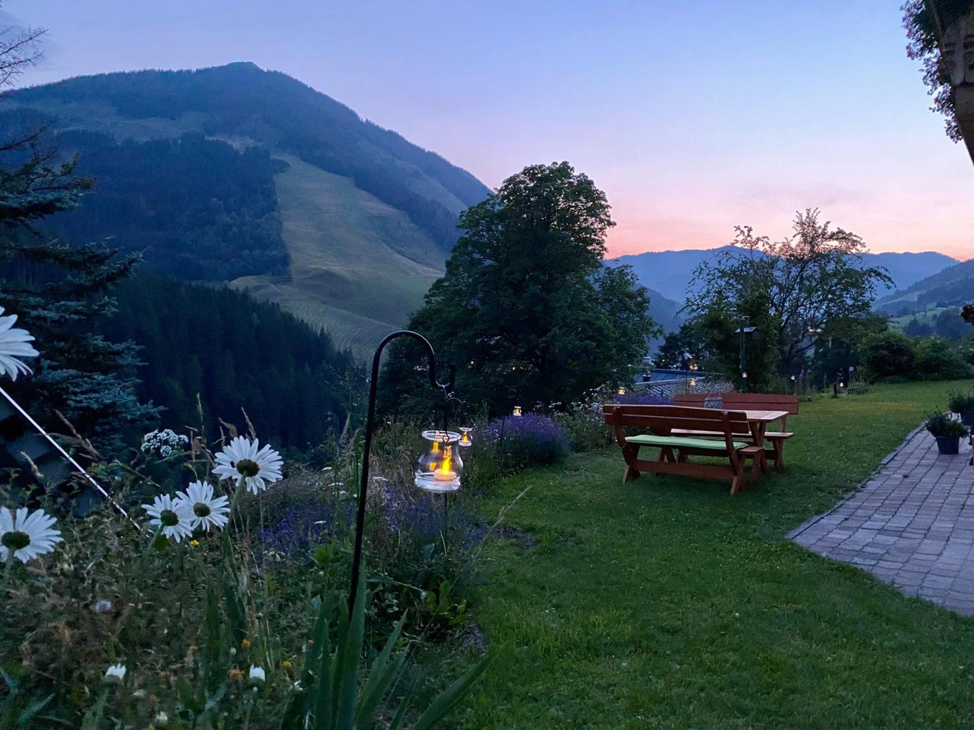 Alm Seasons Premium Chalet & Studios Saalbach-Hinterglemm Exterior foto